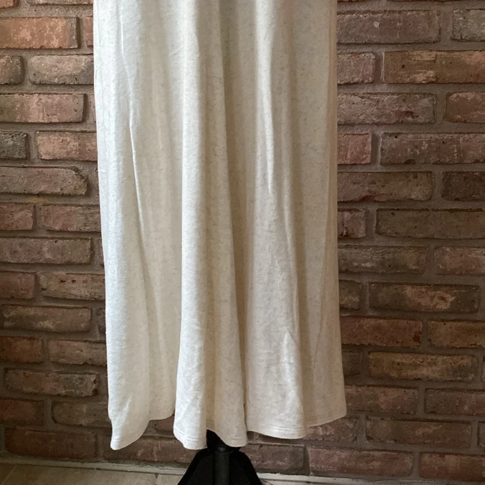 Calme Maxi Size Large NWT